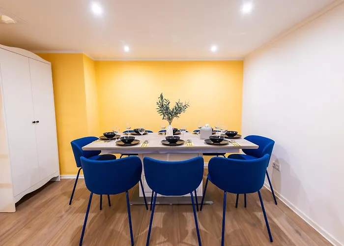 Apartman Family With Elevated King-size Loft Bed L Walk To Centre *