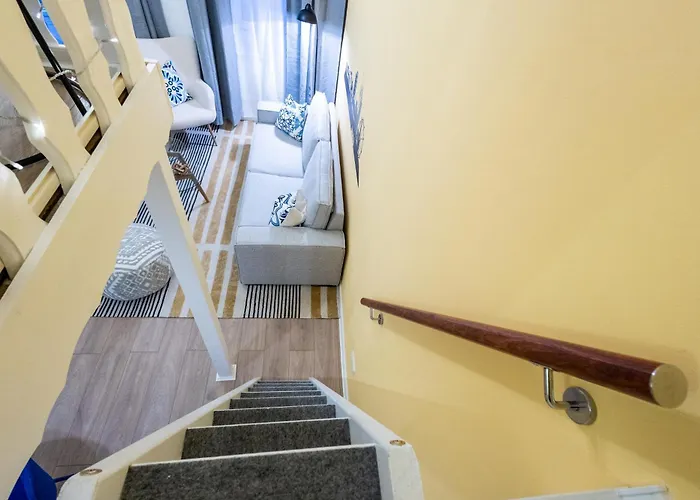 Family With Elevated King-size Loft Bed L Walk To Centre *