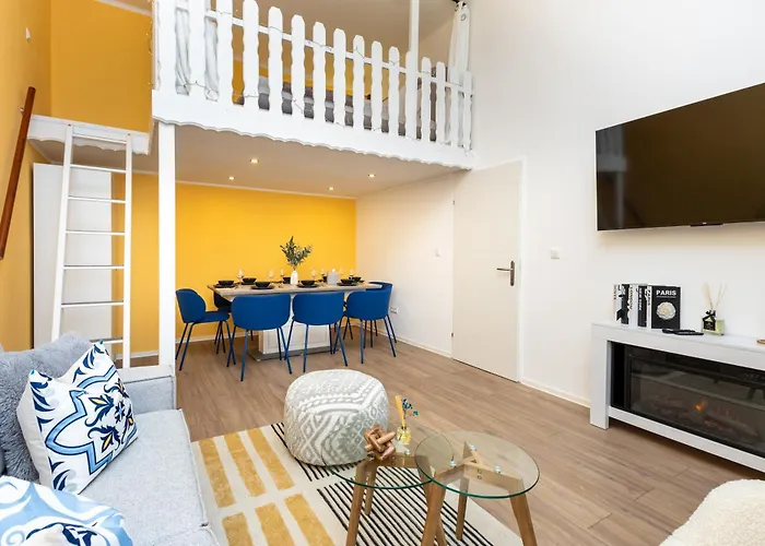 Family With Elevated King-size Loft Bed L Walk To Centre Apartman *