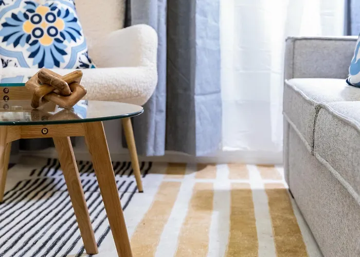 Apartman Family With Elevated King-size Loft Bed L Walk To Centre