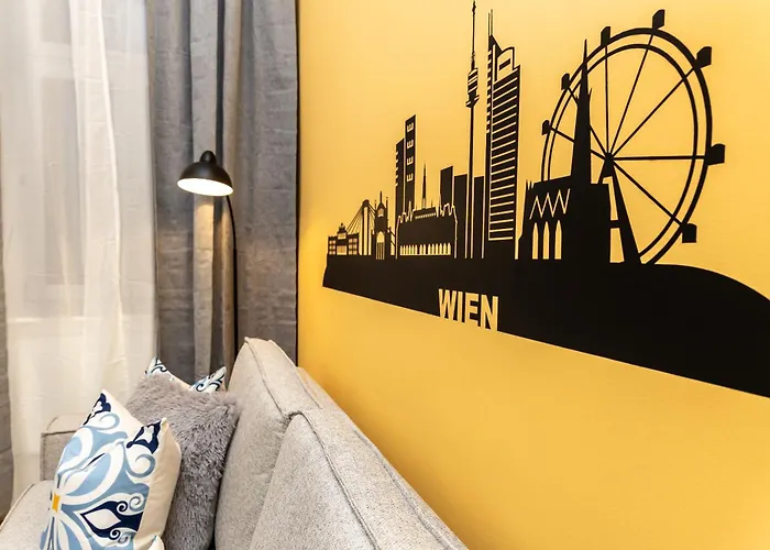 Family With Elevated King-size Loft Bed L Walk To Centre * فيينا